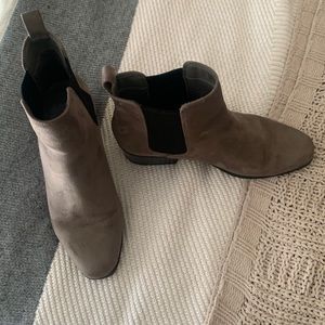 Chelsea Suede Boots